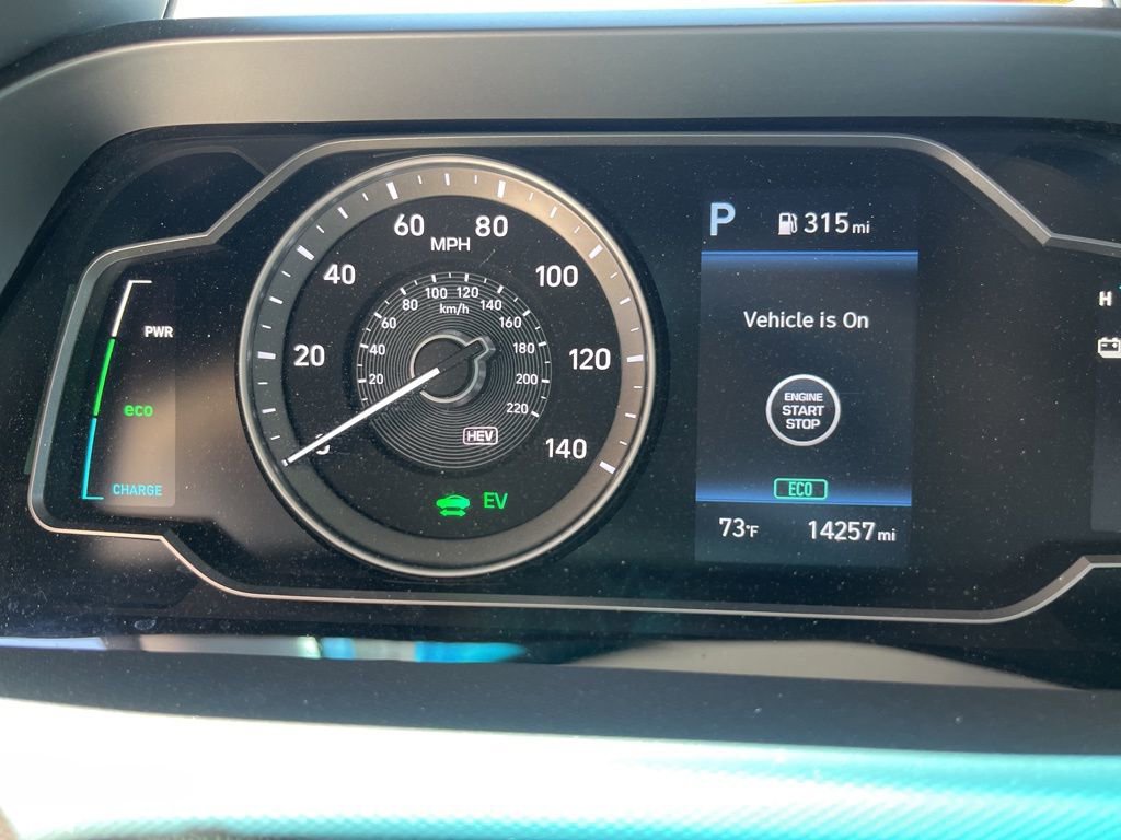 Used 2022 Hyundai Ioniq SE FWD image 2