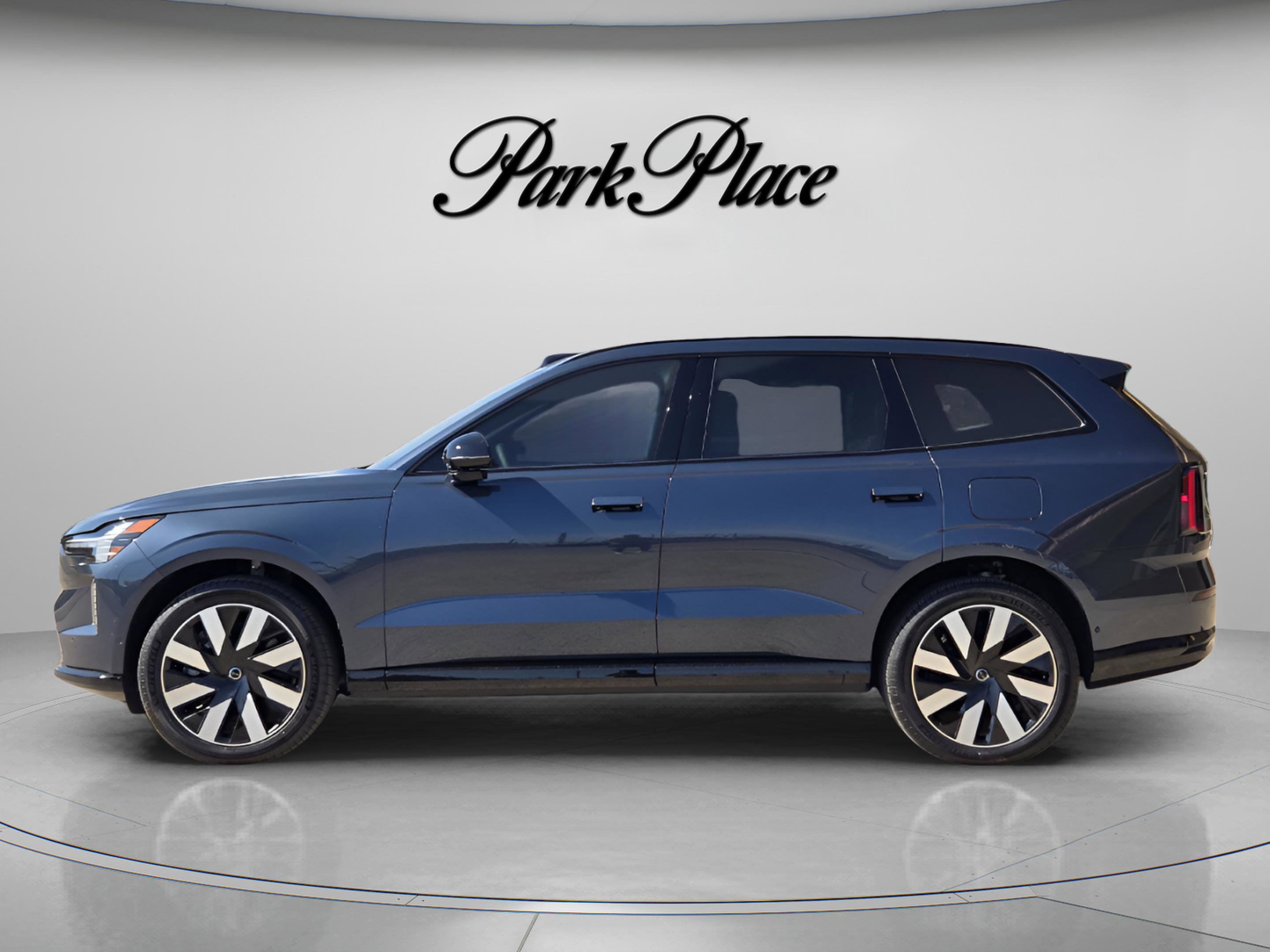 New 2025 Volvo EX90 Plus w/ Protection Package Premier AWD/4WD video 2