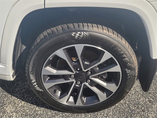 Used 2021 Jeep Grand Cherokee L Overland w/ Luxury Tech Group IV image 3