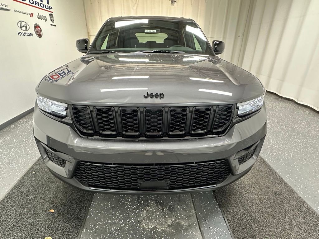 New 2025 Jeep Grand Cherokee Limited image 3