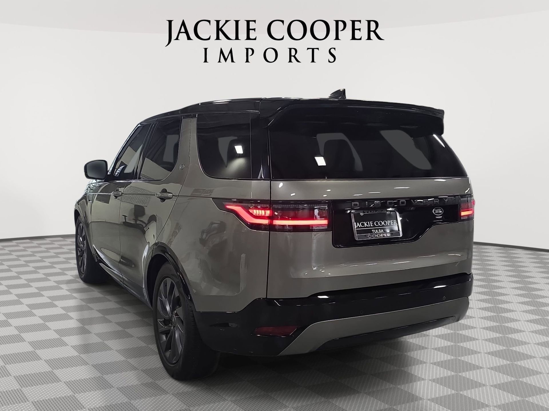 Used 2022 Land Rover Discovery S R-Dynamic AWD/4WD image 7