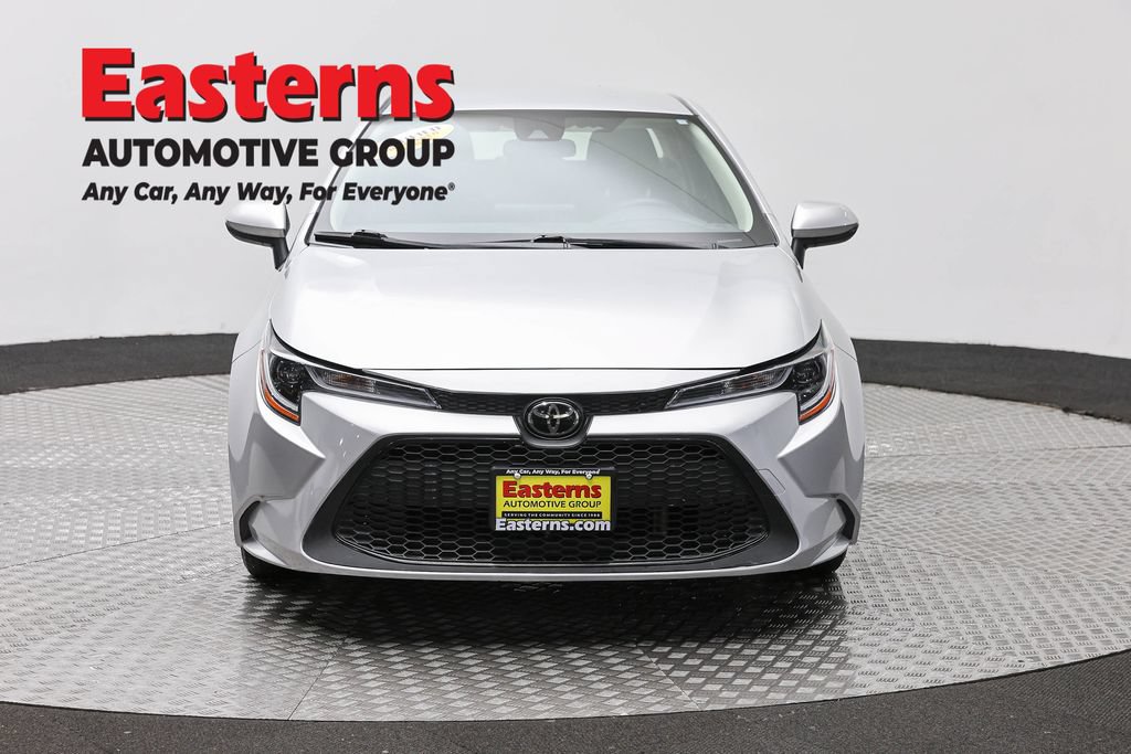 Used 2022 Toyota Corolla LE FWD image 2