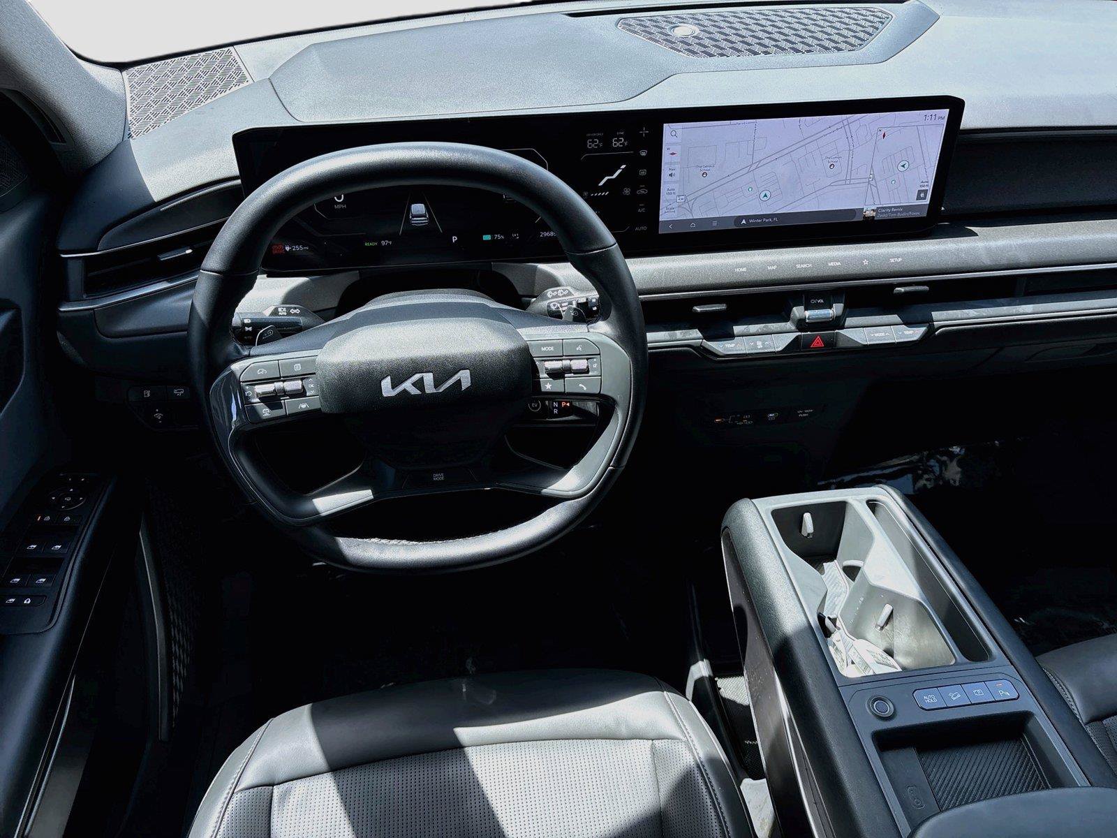Used 2024 Kia EV9 Light Long Range RWD image 22