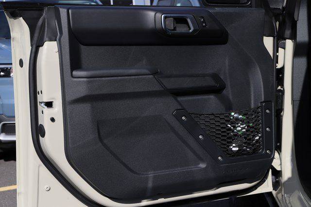 New 2025 Ford Bronco Badlands image 16