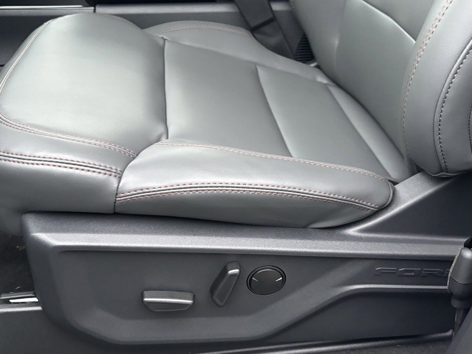 New 2025 Ford Expedition Max Active image 18