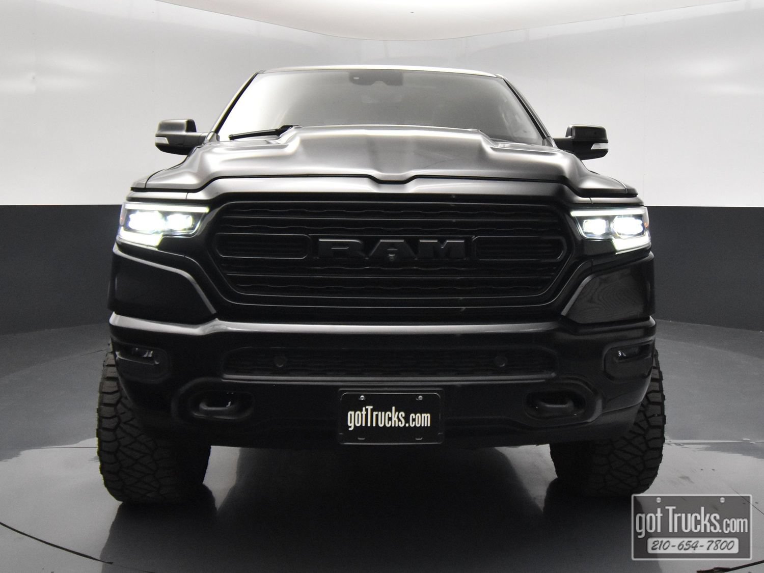 Used 2020 RAM 1500 Limited w/ Black Appearance Package AWD/4WD image 50