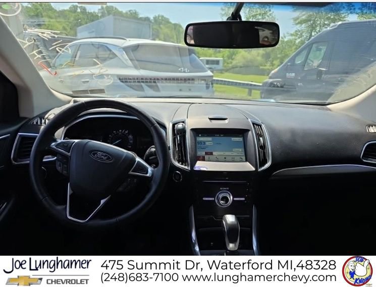 Used 2018 Ford Edge Titanium w/ Technology Package AWD/4WD image 7