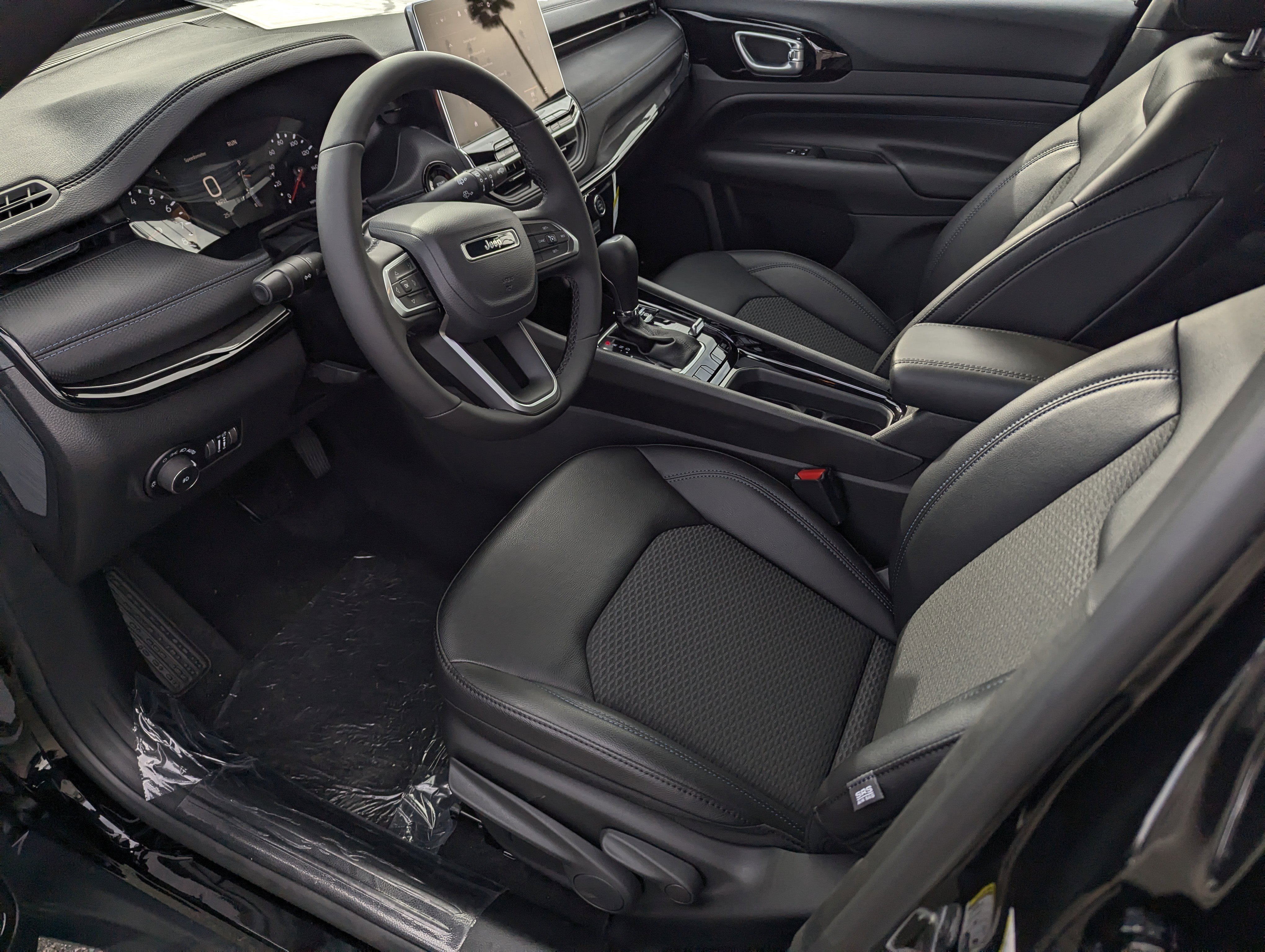 New 2026 Jeep Compass Latitude image 9