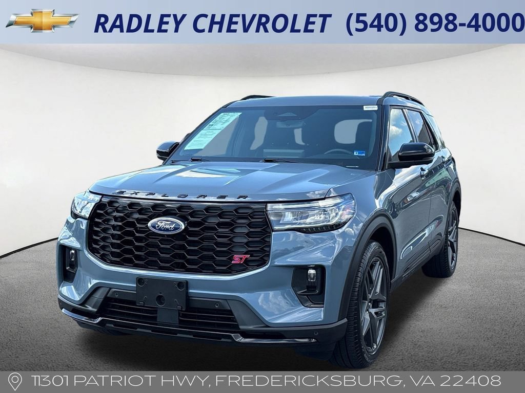 Used 2025 Ford Explorer ST AWD/4WD image 1