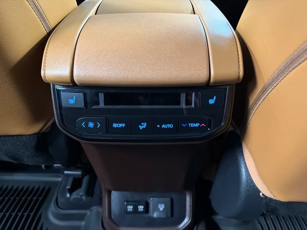 Used 2020 Toyota Highlander Platinum AWD/4WD image 34