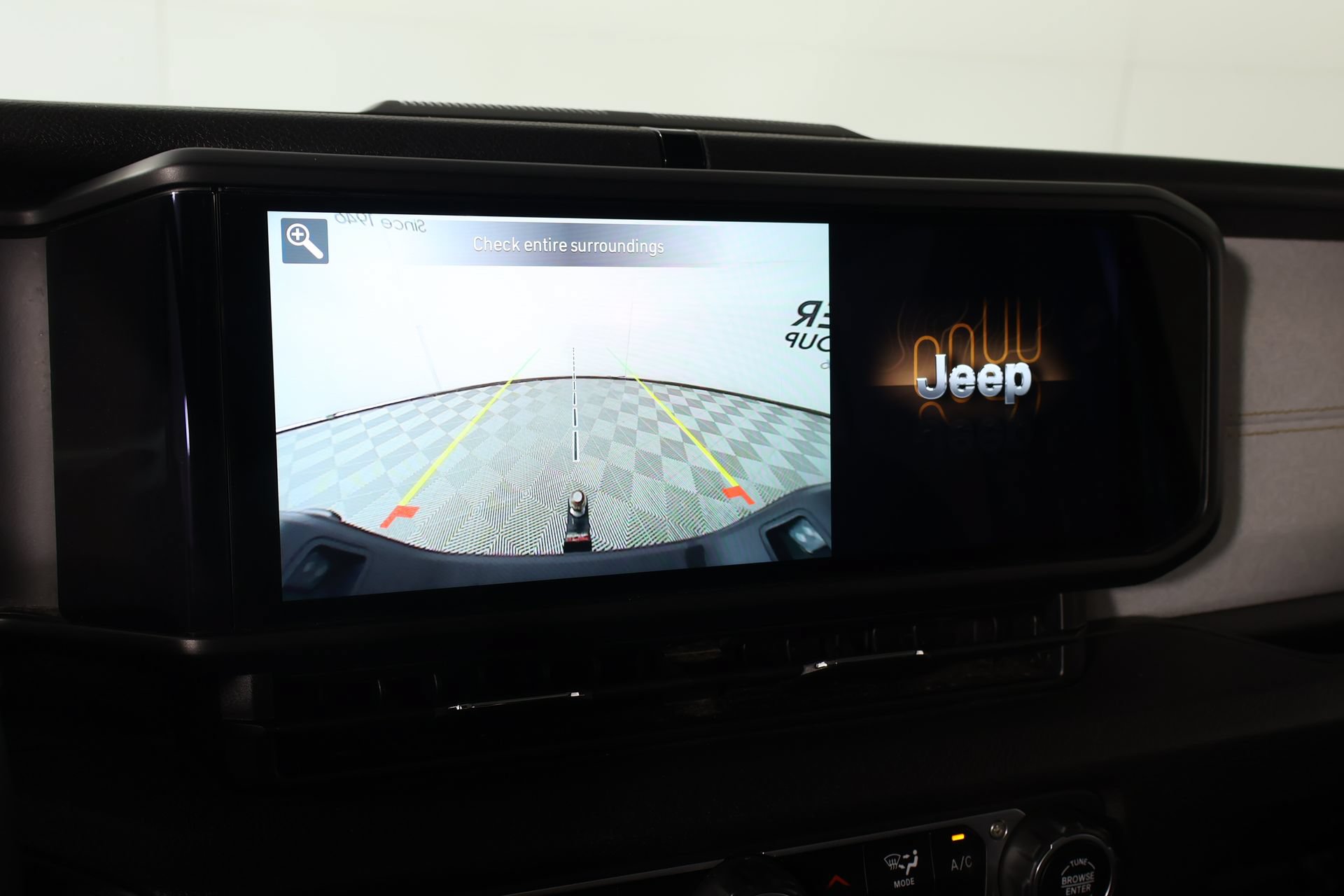 Used 2024 Jeep Gladiator Sport AWD/4WD image 6