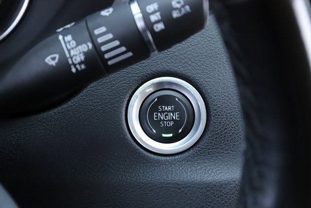 Used 2022 Cadillac XT4 Premium Luxury w/ Safety Alert Package image 23