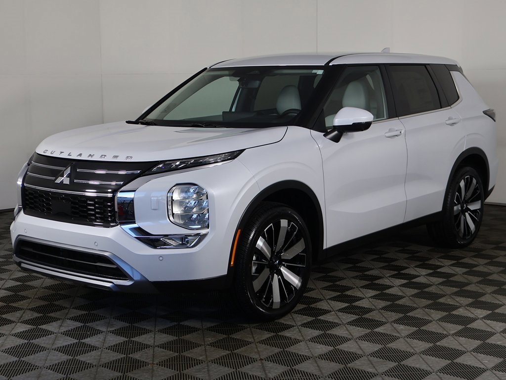 New 2025 Mitsubishi Outlander SE image 10