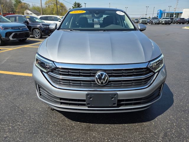 Certified 2023 Volkswagen Jetta SEL FWD image 2