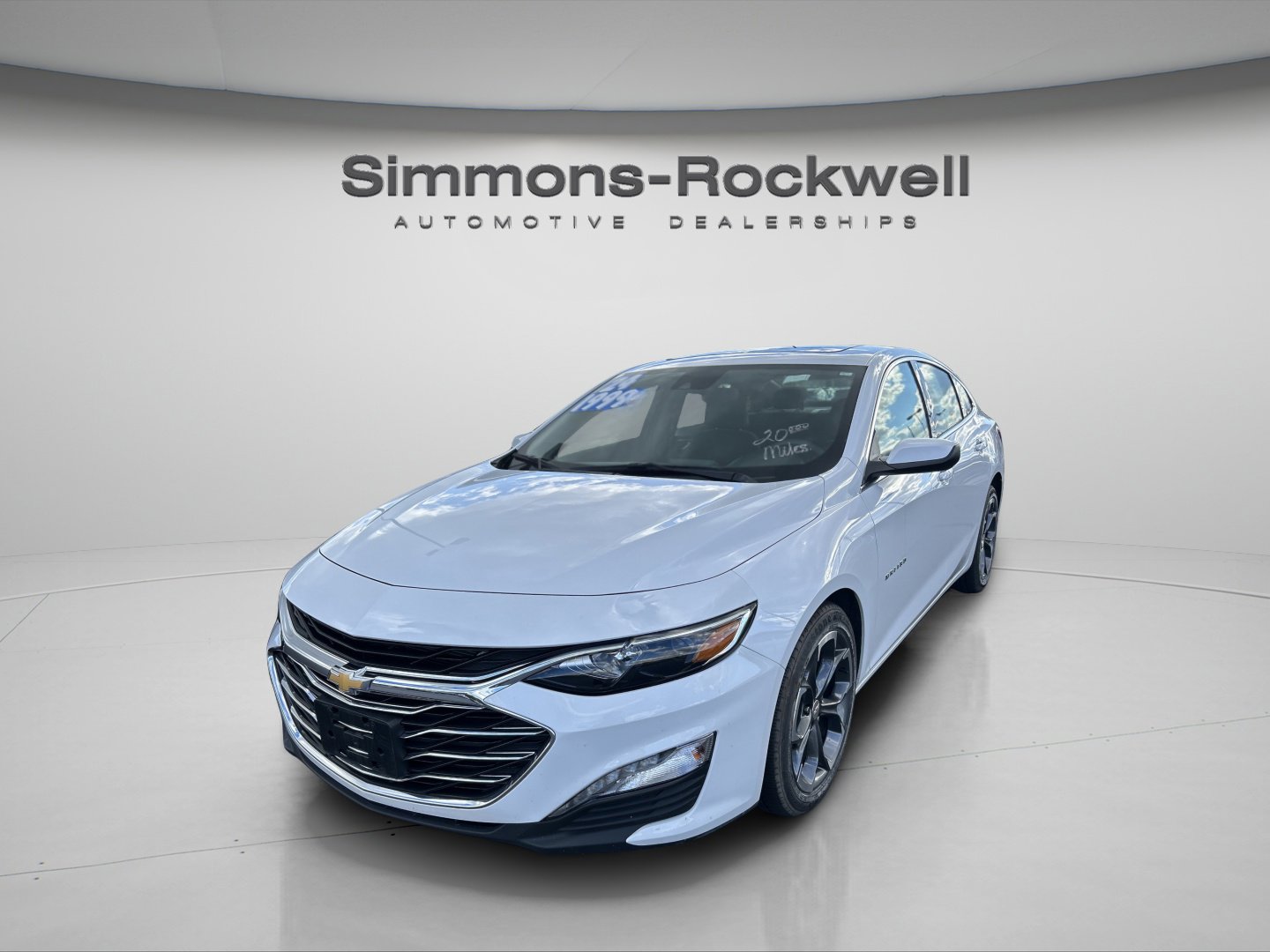 Used 2024 Chevrolet Malibu LT image 3
