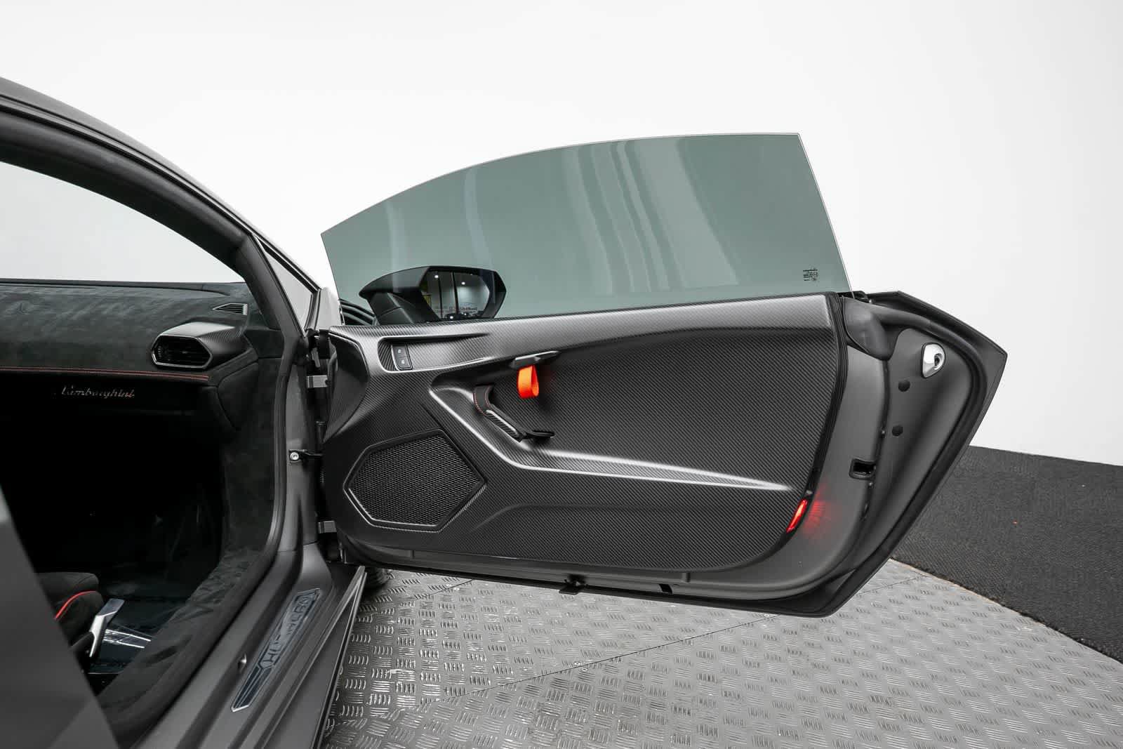 Used 2022 Lamborghini Huracan STO RWD image 31
