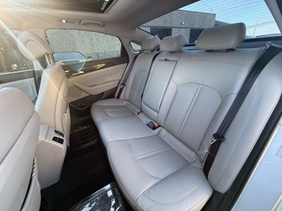 Used 2016 Hyundai Sonata Limited w/ Option Group 02 FWD image 22
