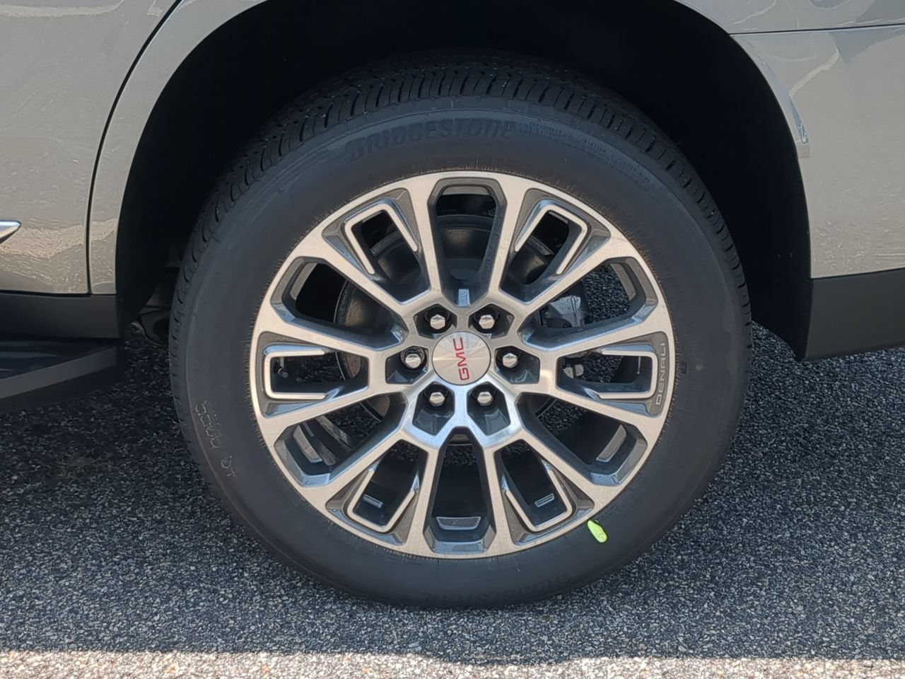 Used 2026 GMC Yukon Denali AWD/4WD image 33