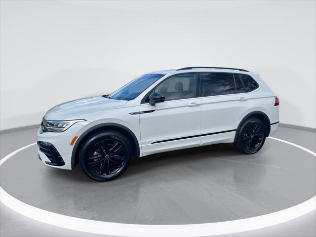 Certified 2022 Volkswagen Tiguan SE R-Line AWD/4WD image 1