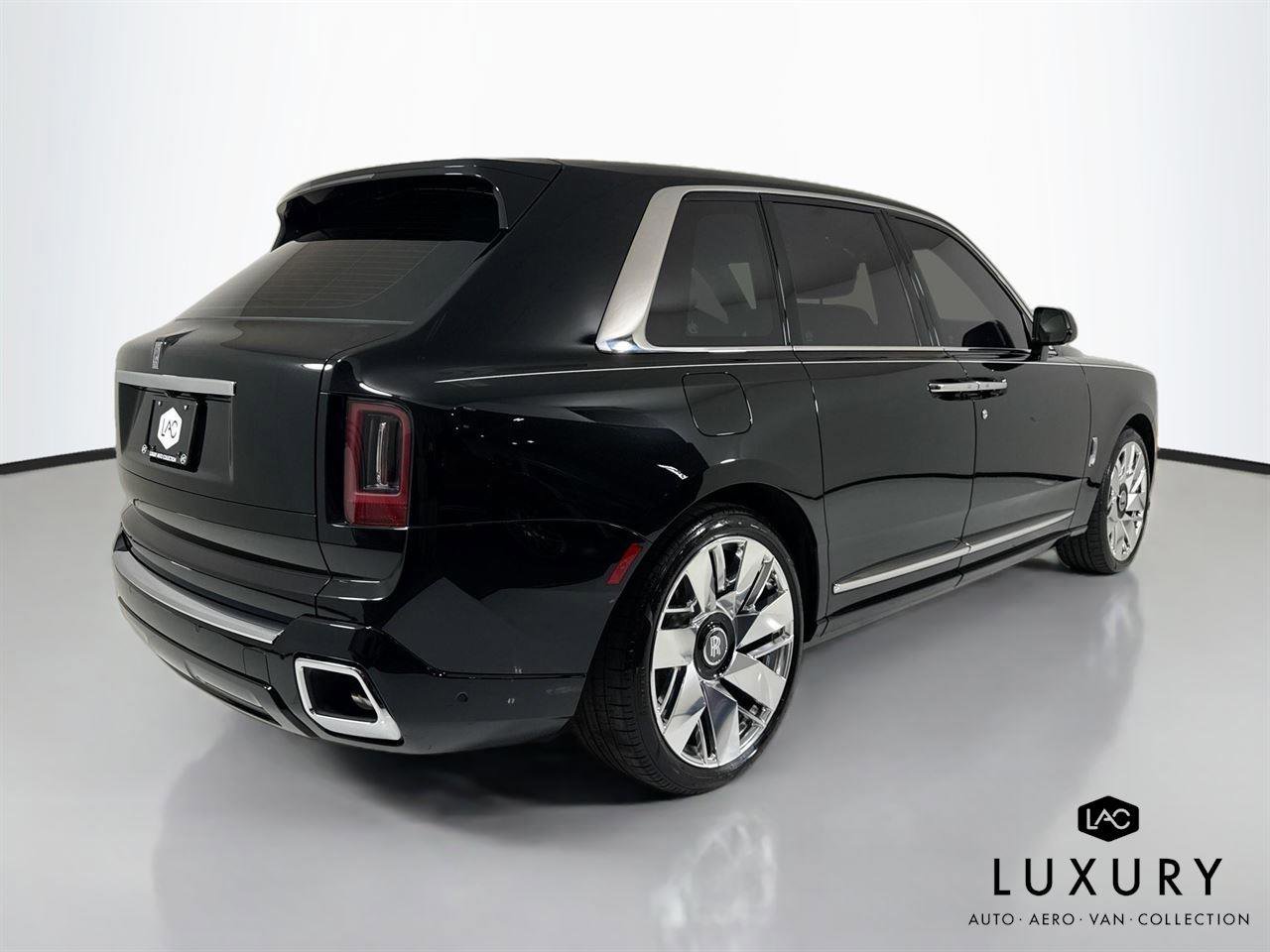Used 2025 Rolls-Royce Cullinan AWD/4WD image 5