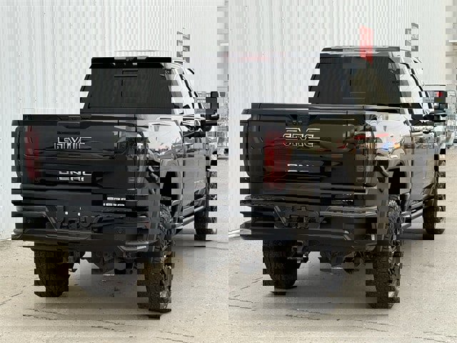 Used 2023 GMC Sierra 2500 Denali w/ Denali Black Diamond Edition image 4