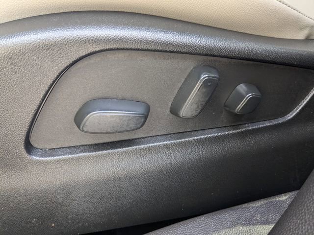 Used 2023 Cadillac XT4 Luxury w/ Cold Weather Package FWD image 25
