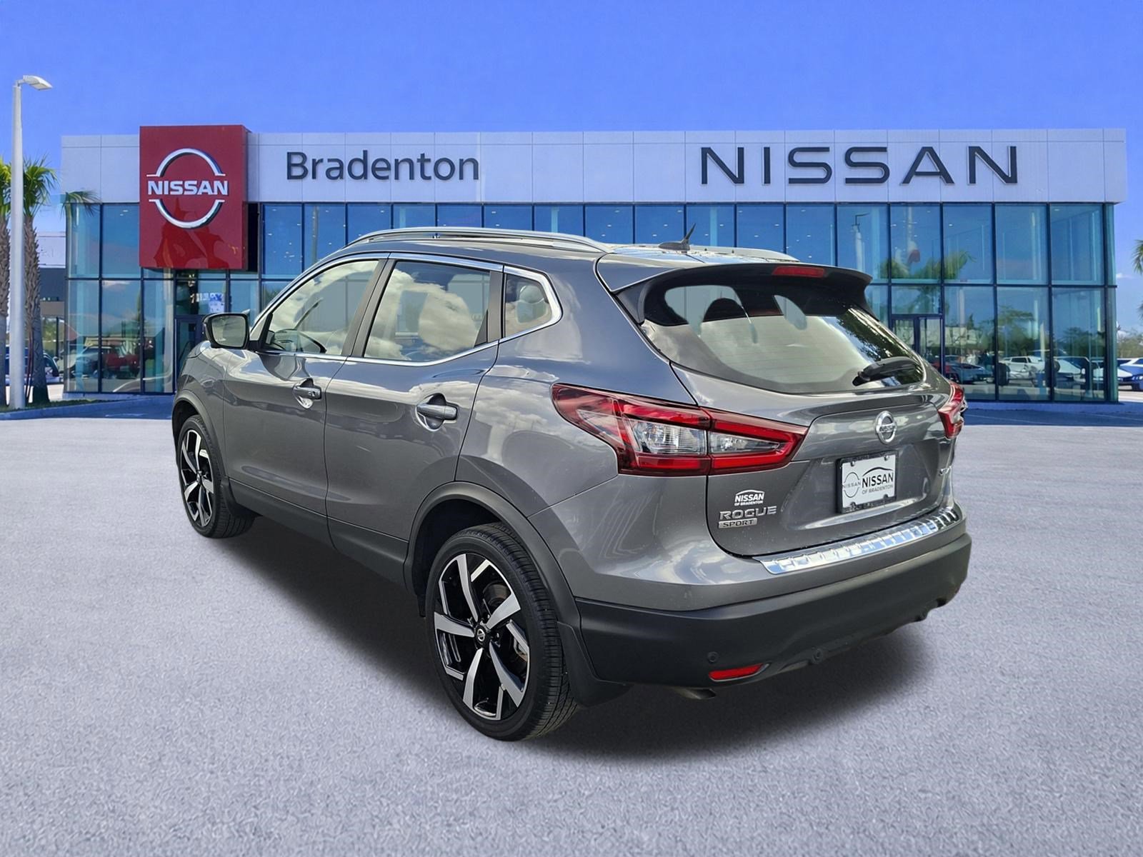 Used 2022 Nissan Rogue Sport SL AWD/4WD image 7