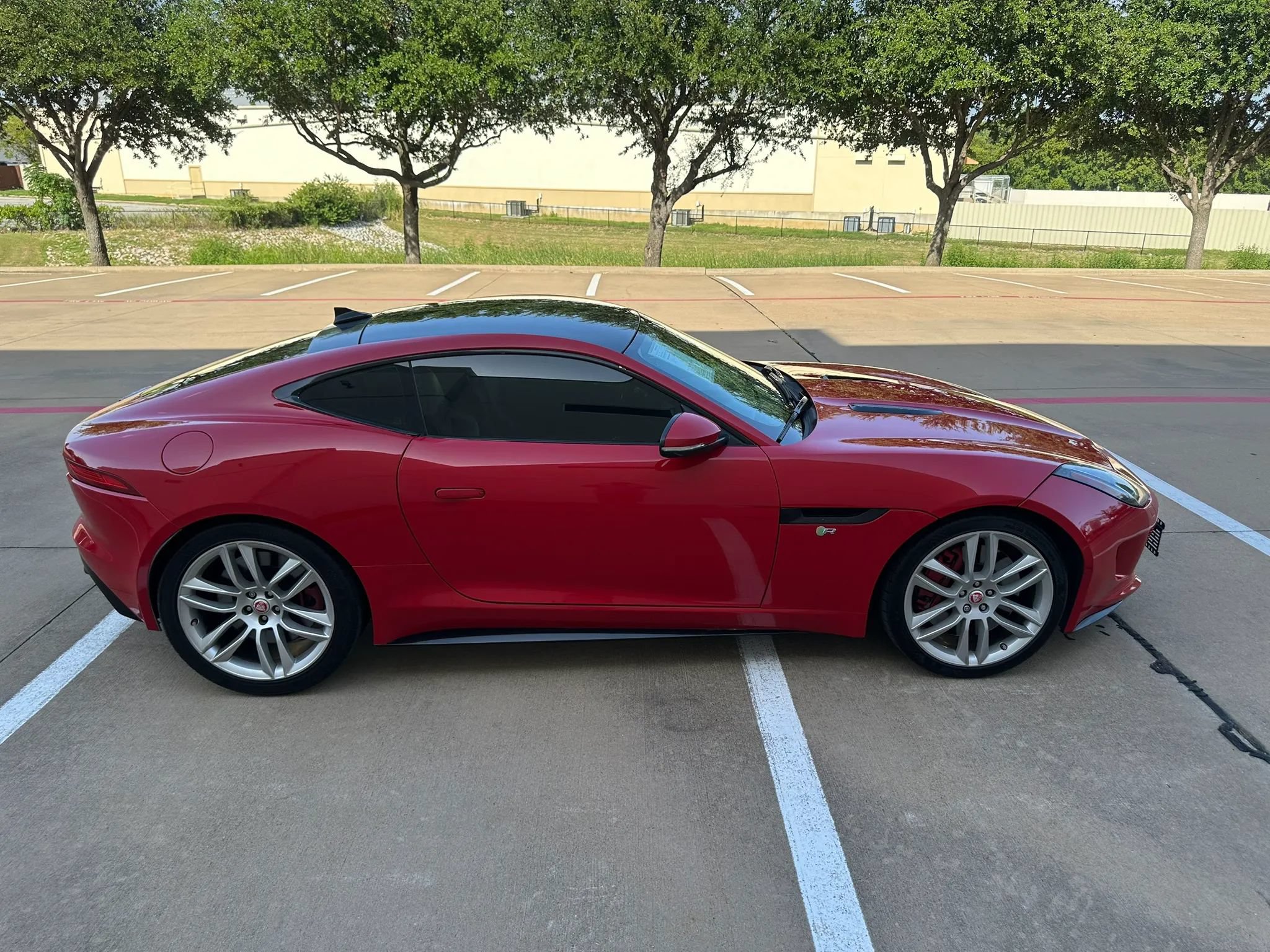 Used 2015 Jaguar F-TYPE R RWD image 8