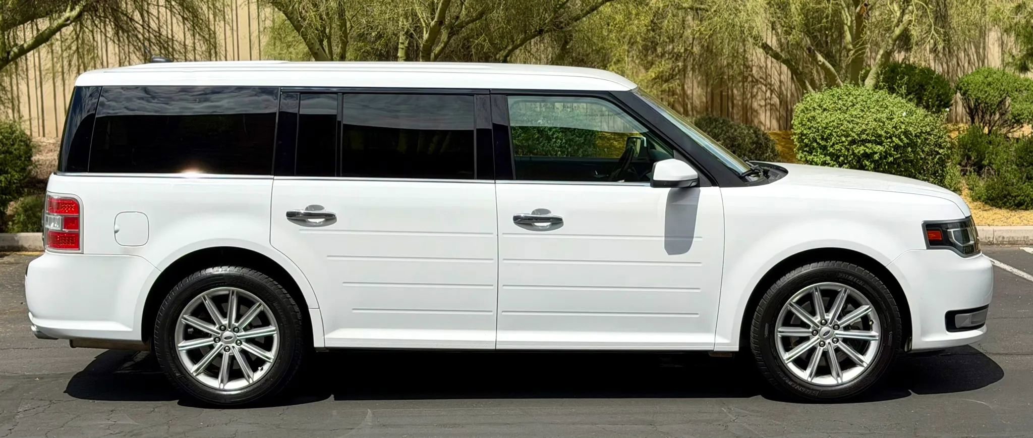 Used 2019 Ford Flex Limited image 4