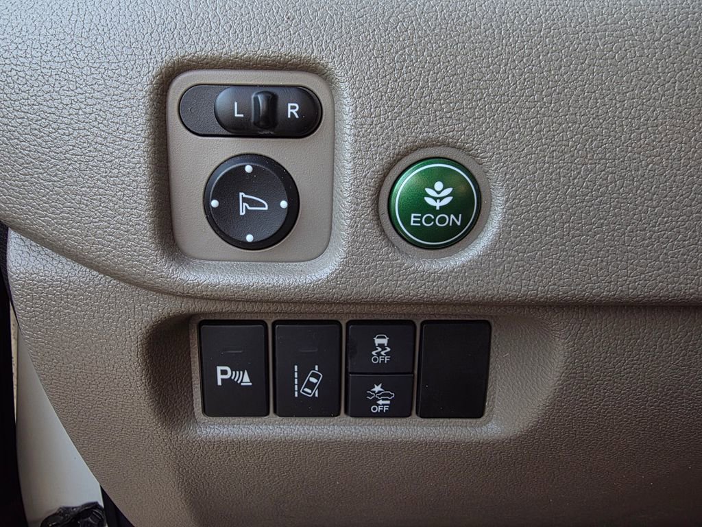 Used 2018 Honda Pilot Touring image 13