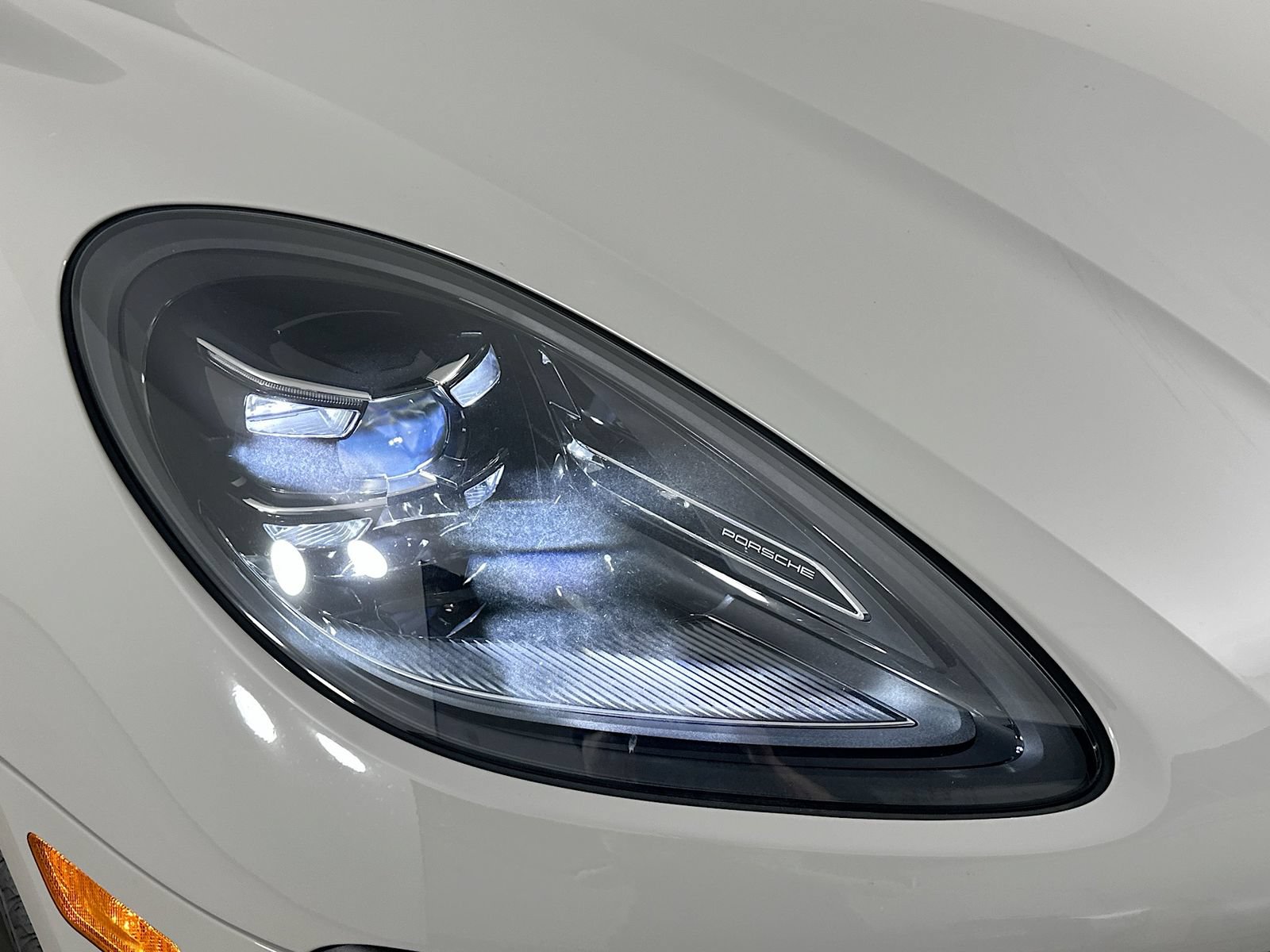New 2026 Porsche Macan AWD/4WD image 9