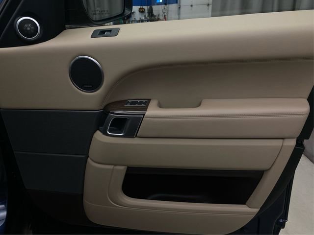 Used 2016 Land Rover Range Rover Sport HSE image 27