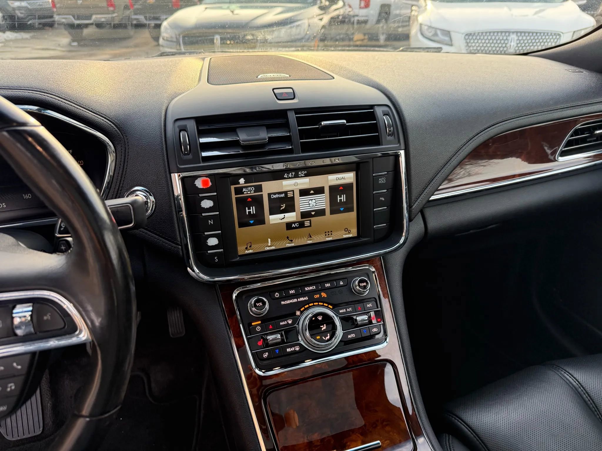 Used 2017 Lincoln Continental Select w/ Climate Package image 20