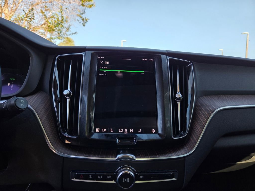 Used 2022 Volvo XC60 T8 Inscription Expression w/ Advanced Package image 25