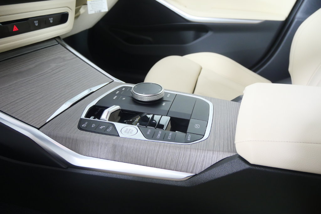 New 2026 BMW 330i Sedan w/ Premium Package RWD image 21