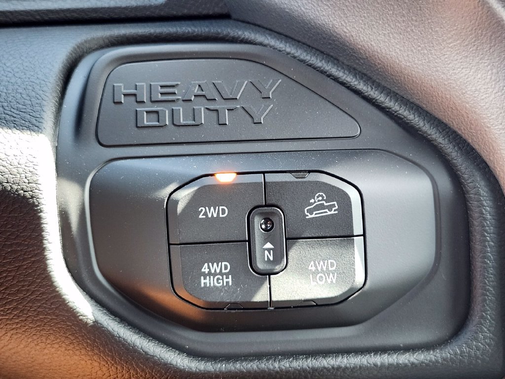 New 2026 RAM 2500 Big Horn AWD/4WD image 25