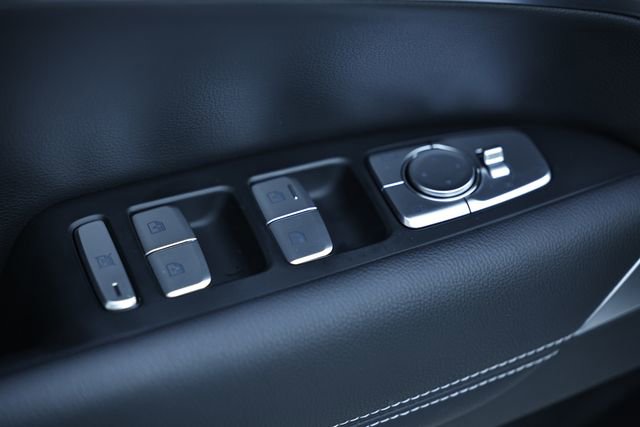 Certified 2025 Genesis G70 2.5T image 16