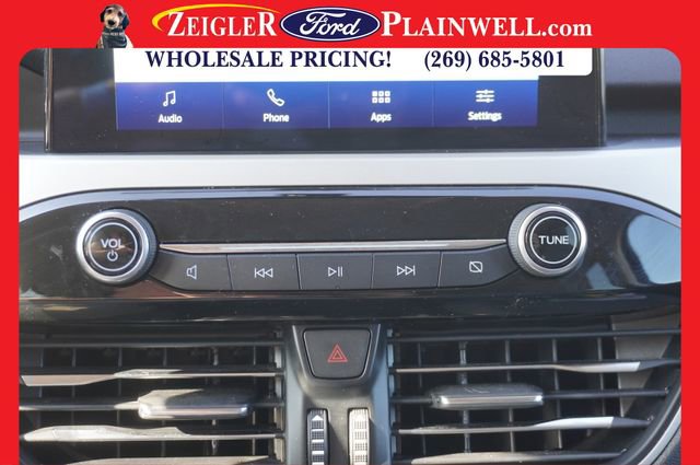 Used 2021 Ford Escape SE image 18