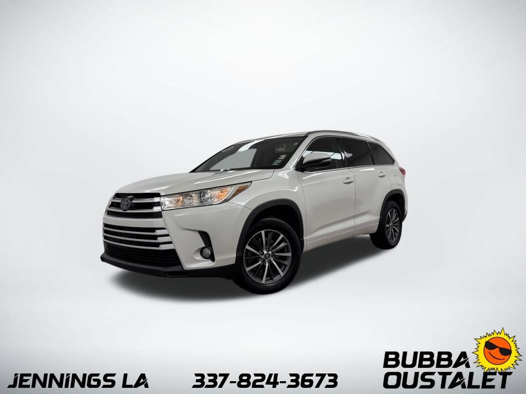Used 2018 Toyota Highlander XLE FWD image 1