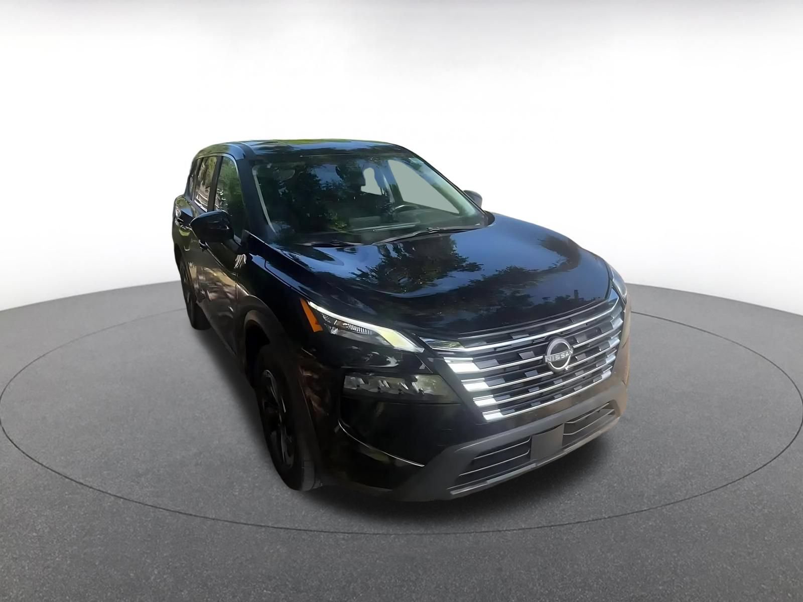 Used 2025 Nissan Rogue SV FWD image 3