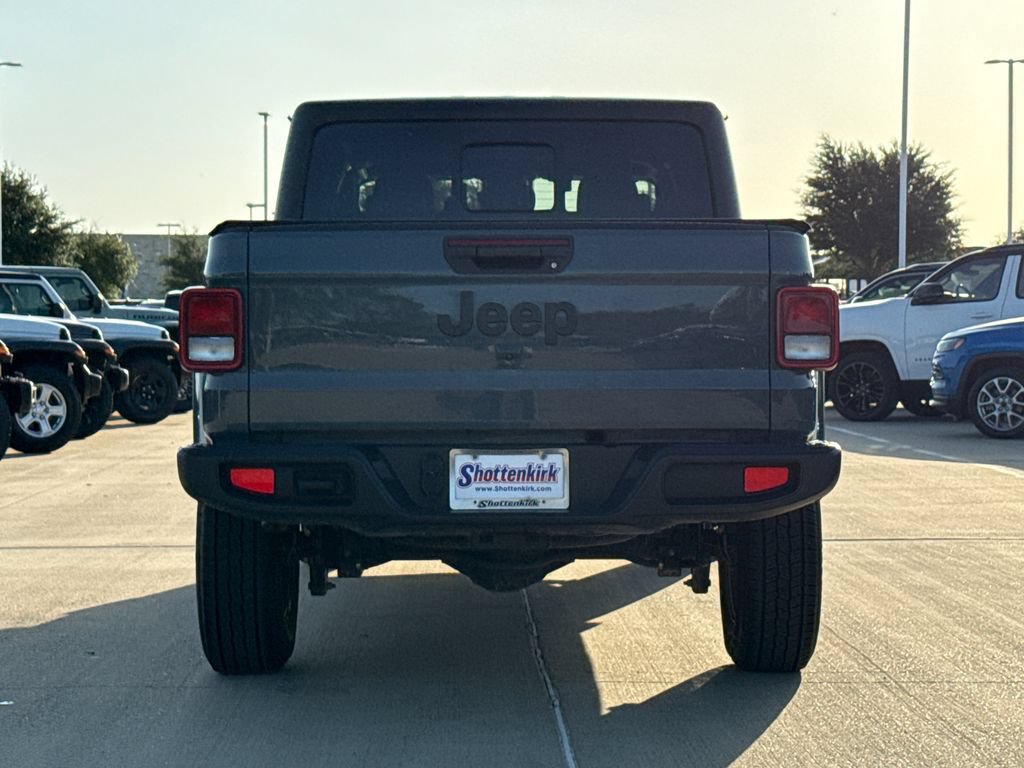 Used 2024 Jeep Gladiator Sport AWD/4WD image 8
