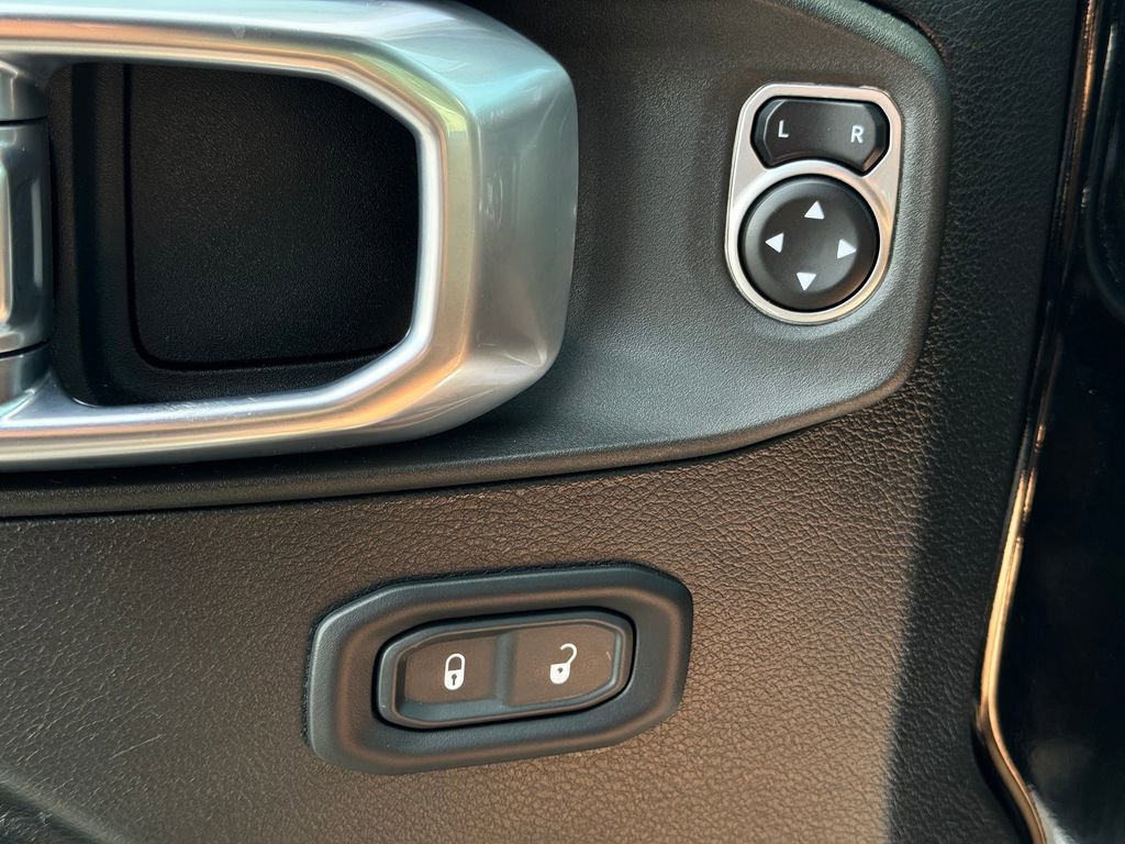 Used 2022 Jeep Wrangler Unlimited Sport AWD/4WD image 25