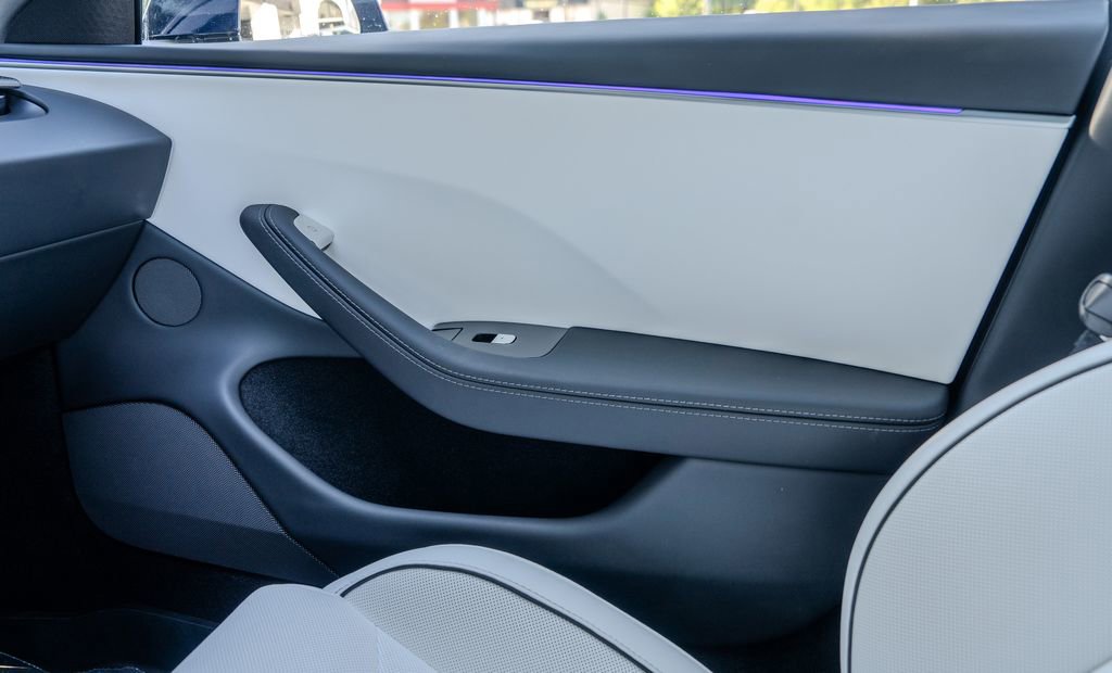 Used 2025 Tesla Model 3 Performance image 13