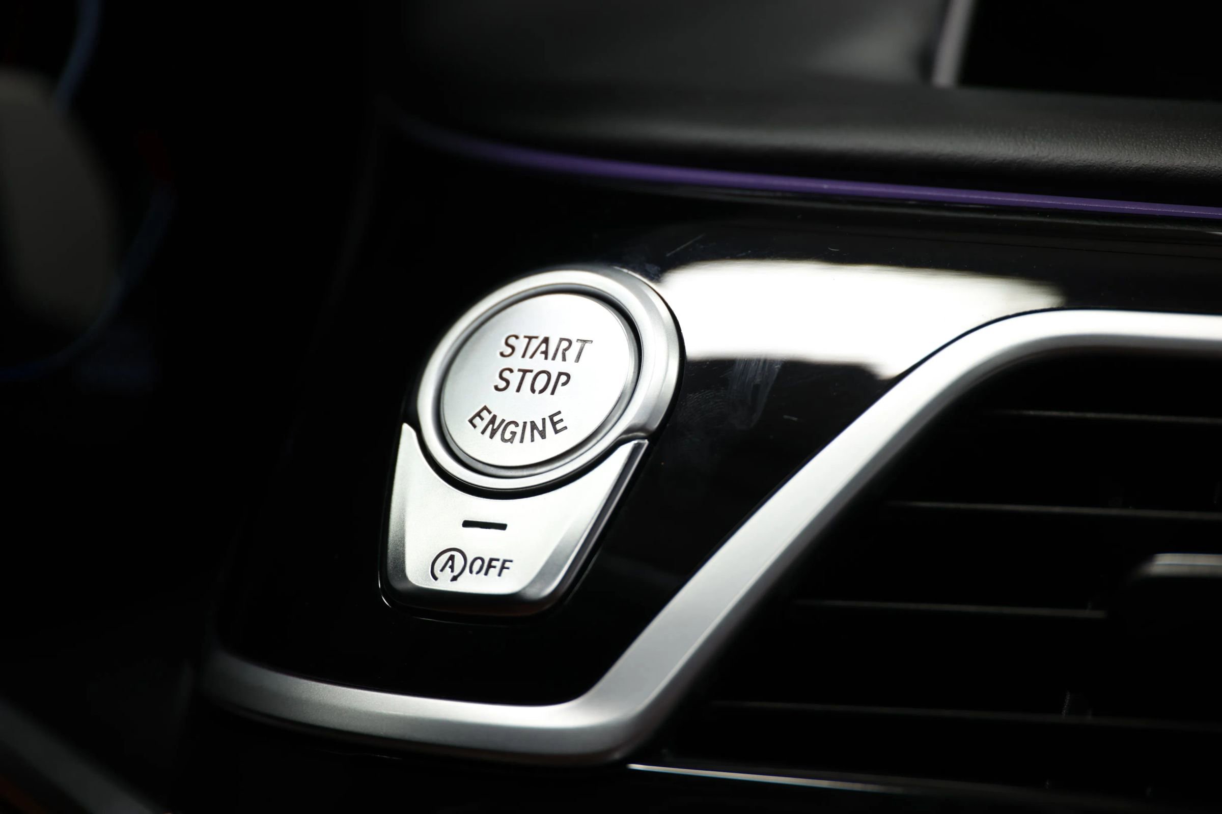 Used 2022 BMW M760i xDrive w/ Luxury Rear Seating Package image 40