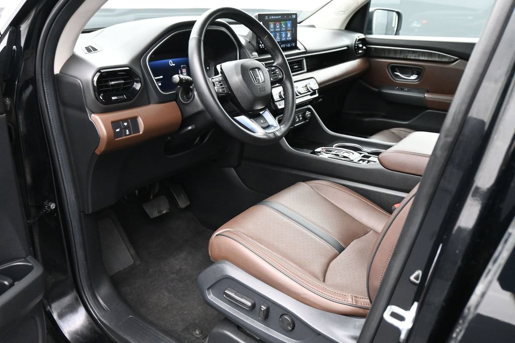 Used 2024 Honda Pilot Elite image 2