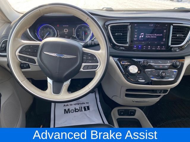 Used 2019 Chrysler Pacifica Limited image 7