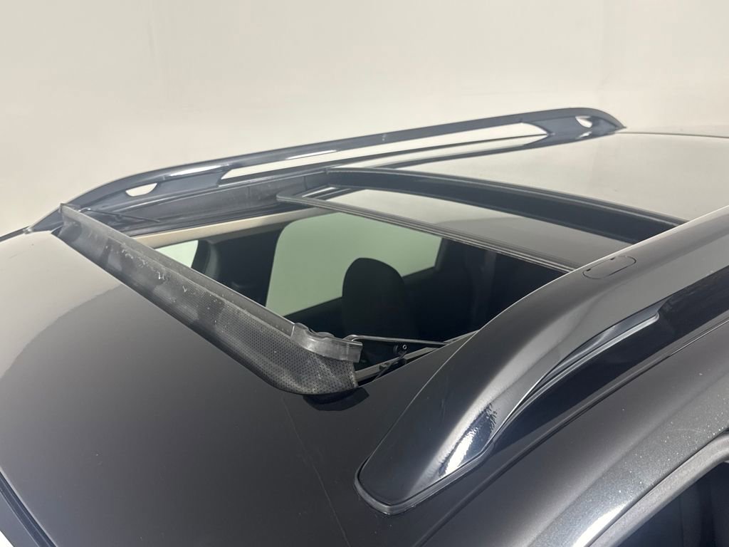 Used 2016 Jeep Cherokee Latitude w/ Comfort/Convenience Group image 21