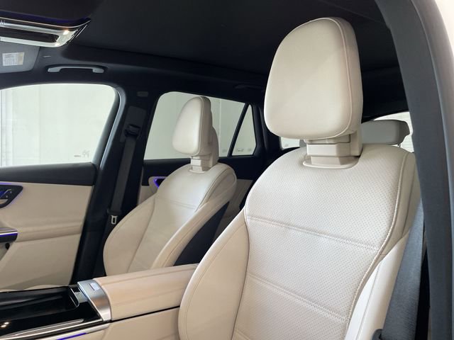 Used 2025 Mercedes-Benz GLC 300 4MATIC image 21