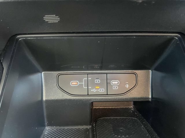 Certified 2024 Kia Sorento S FWD image 39