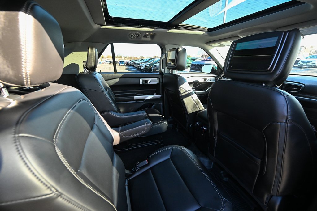 Used 2023 Ford Explorer XLT w/ Equipment Group 202A image 30